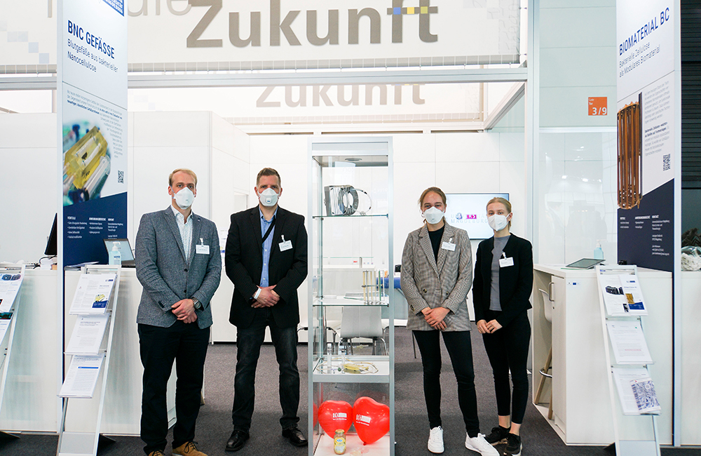 Forschungsgruppe der Klinik für Herz- und Thoraxchirurgie auf der Messe Medica 2021_Foto Klinik für Herz- und Thoraxchirurgie-1